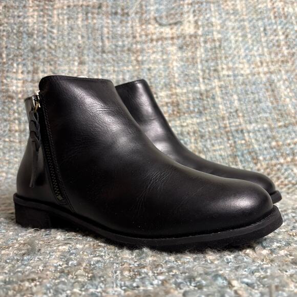 Walking Cradles Kason Ankle Boots in Black Rustic Leather (Wide) - Picture 6 of 9